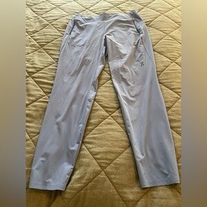 On Running Women’s Light Gray Performance Pants